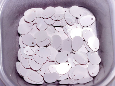 white-one-hole-drop-plastic-sequins