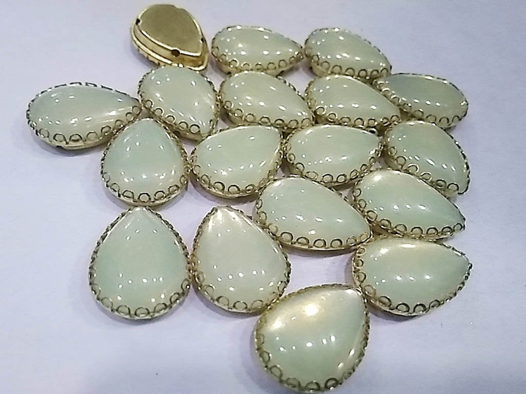 white-opal-drop-plastic-stones-with-catcher-25x18-mm