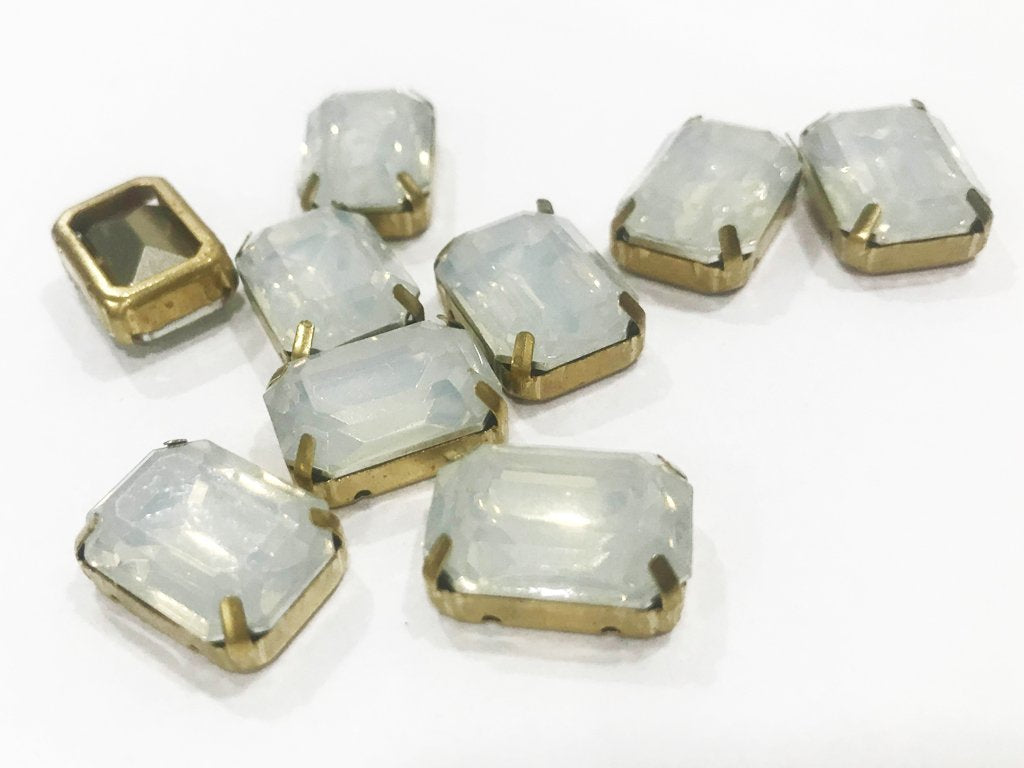 white-opal-rectangular-resin-stones-with-catcher-18x13-mm