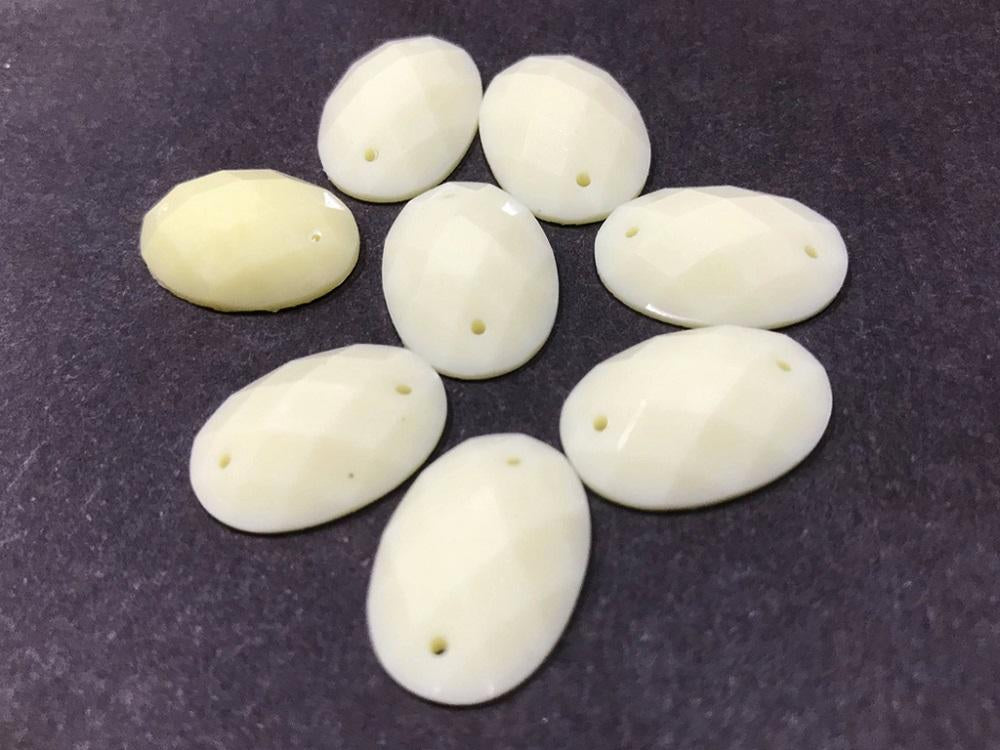 white-oval-opaque-plastic-stones-dyeable-25x18-mm