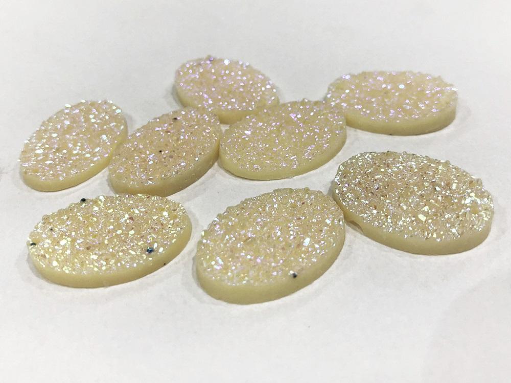white-oval-shiny-sugary-plastic-stones-25x18-mm