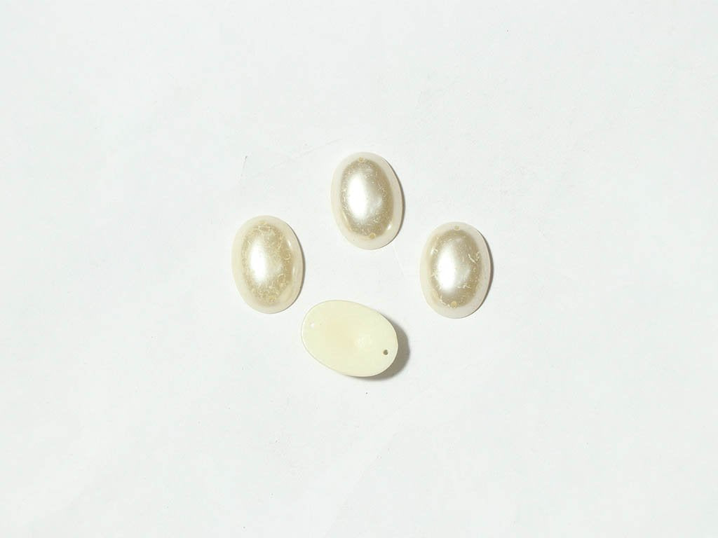 white-pearl-2-hole-oval-plastic-stones-25x13-mm