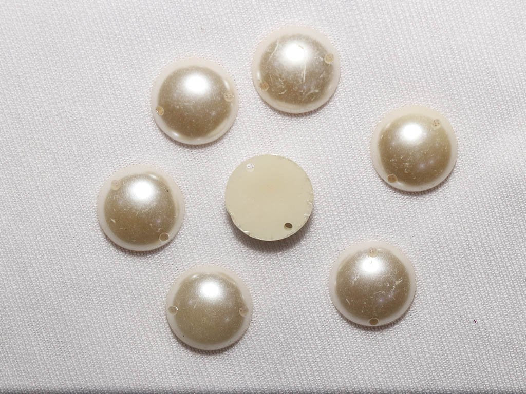 white-pearls-circular-plastic-stones-12-mm