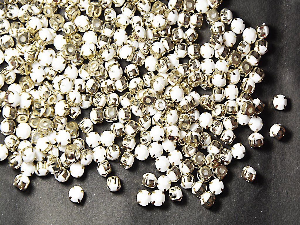 white-plastic-beads-with-cather