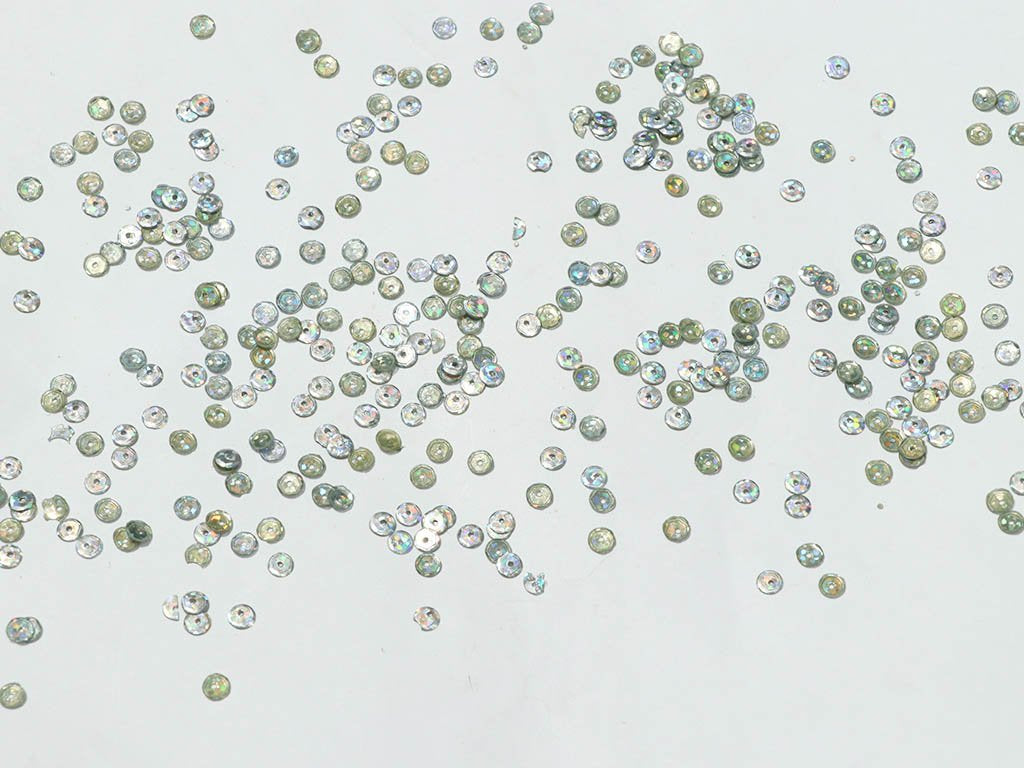 white-rainbow-circular-plastic-sequins-4-mm-1