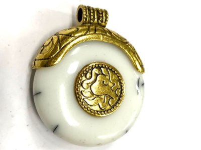 white-stone-pendant-with-designer-golden-cap-40x35-mm