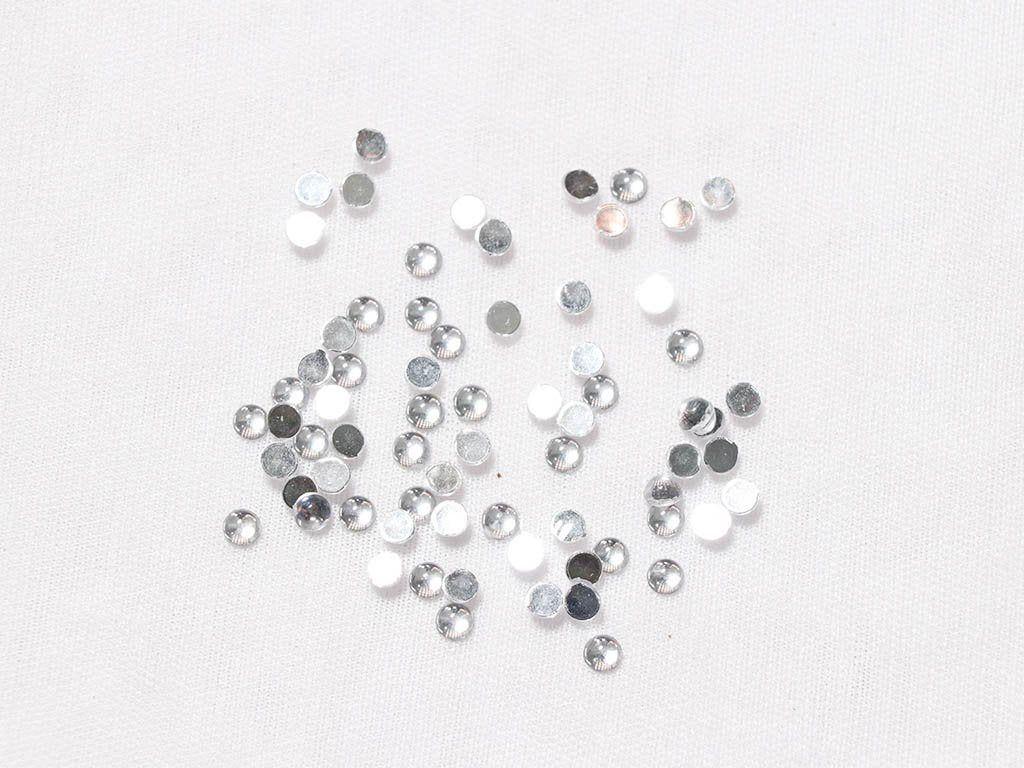 white-transparent-circular-plastic-stones-3-mm