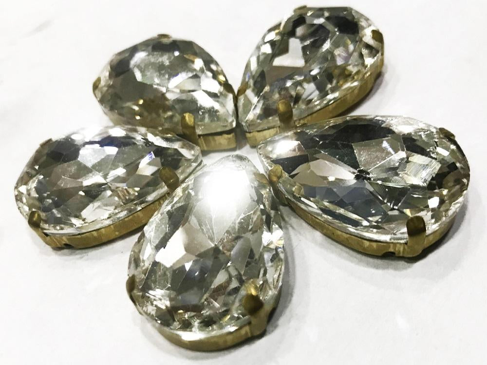 white-transparent-drop-glass-stone-with-catcher-30x20-mm