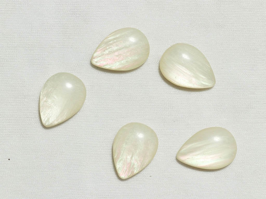 white-transparent-drop-glass-stones-25x18-mm