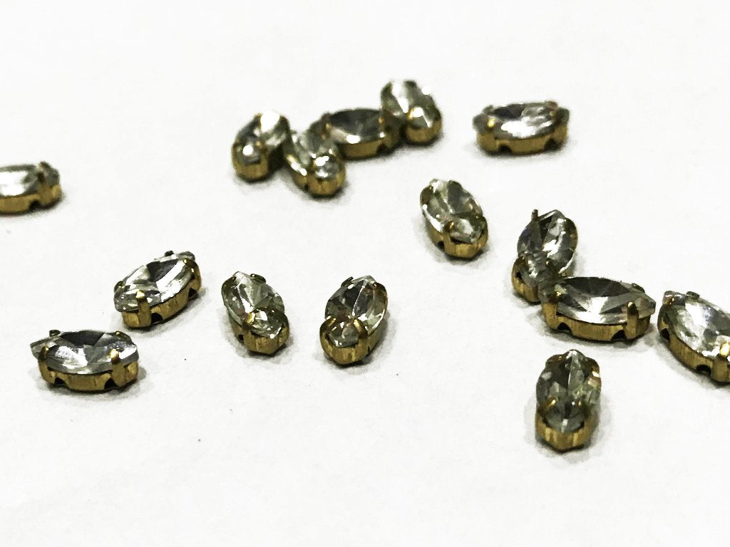 white-transparent-eye-glass-stone-with-catcher-8x4-mm