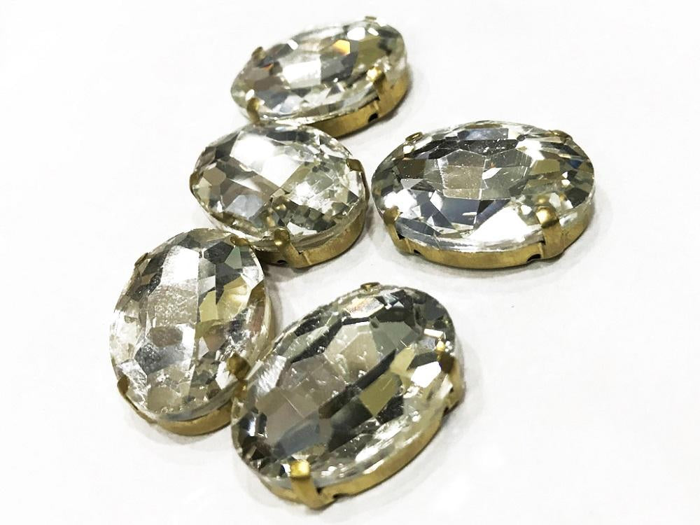 white-transparent-oval-glass-stone-with-catcher-25x18-mm