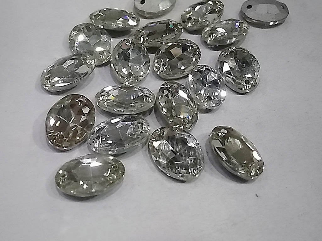 white-transparent-oval-glass-stones-with-pointed-back