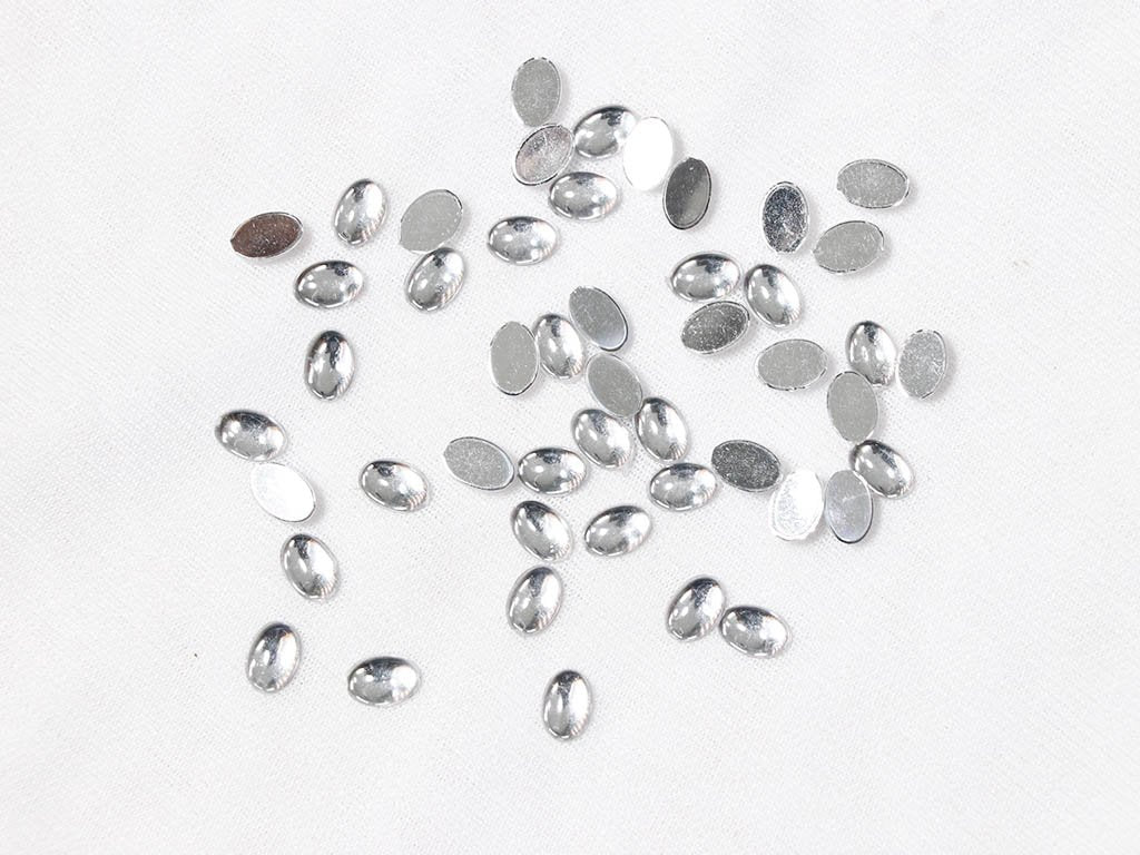 white-transparent-oval-plastic-stones-4x6-mm-1