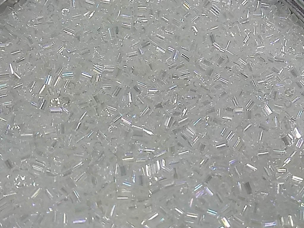 white-transparent-rainbow-2-cut-glass-seed-beads