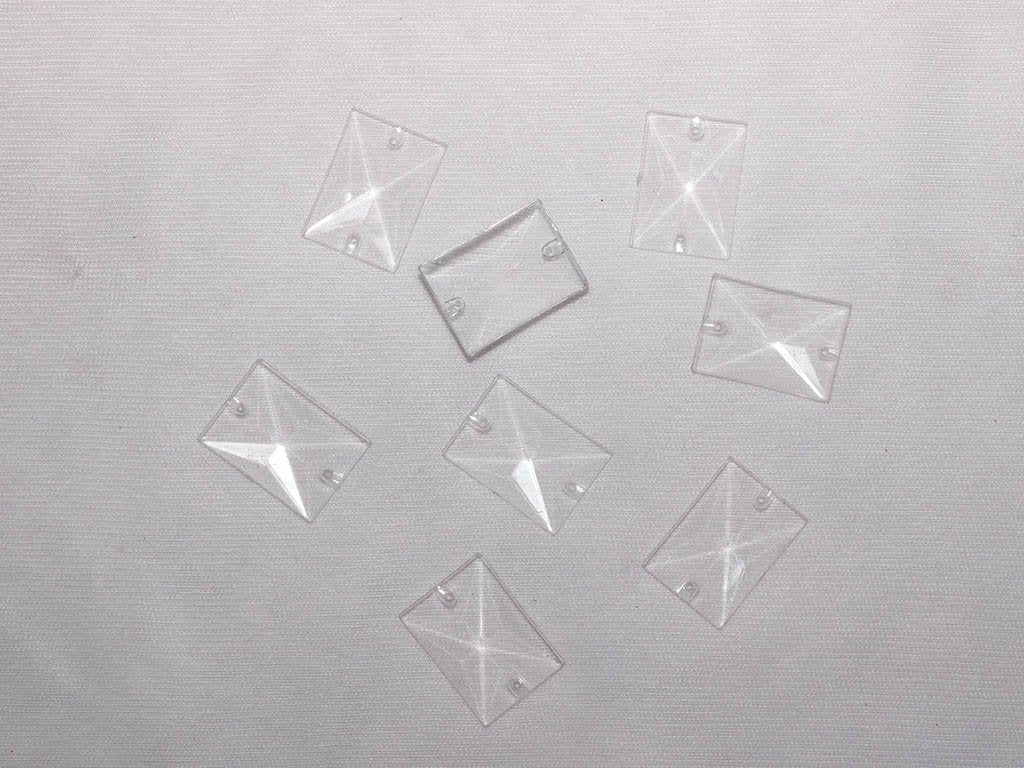 white-transparent-rectangle-plastic-stones-25x18