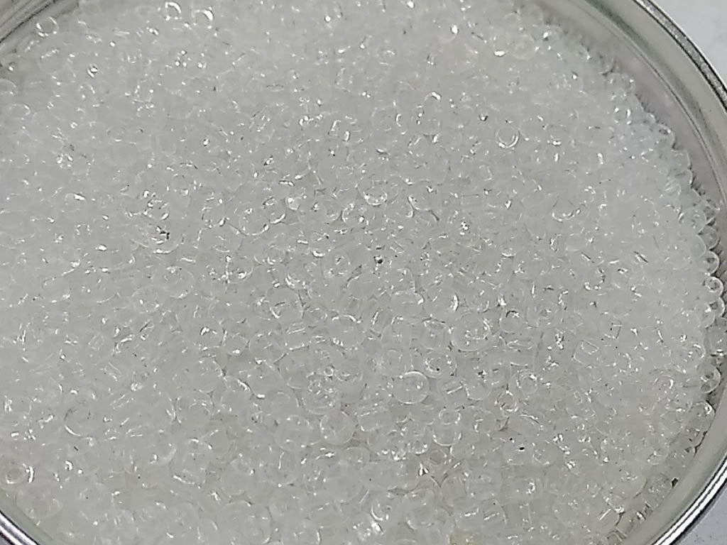 white-transparent-round-rocaille-glass-seed-beads-3-mm