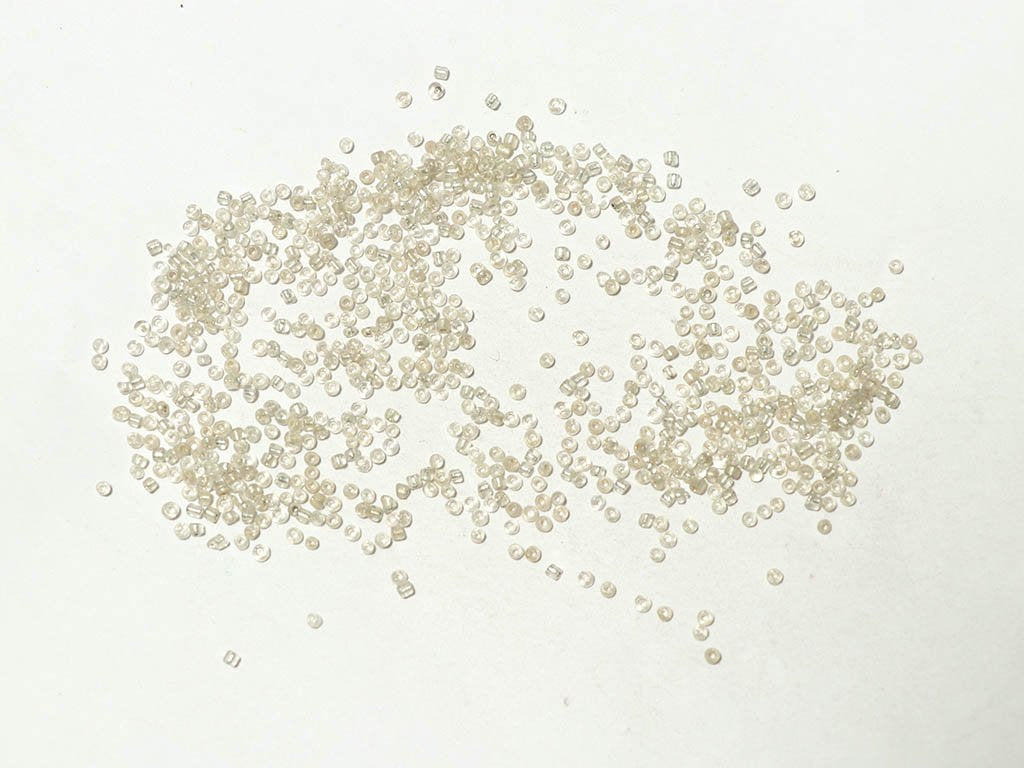 white-transparent-round-rocaille-glass-seed-beads-1