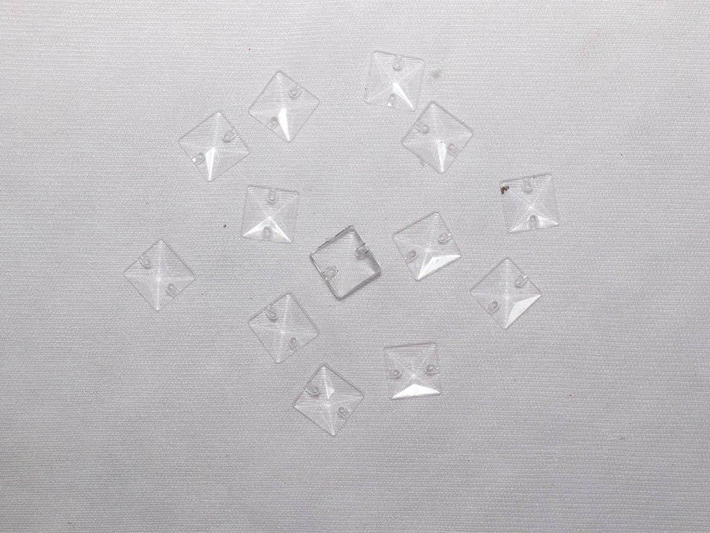 white-transparent-square-plastic-stones-12x12-mm