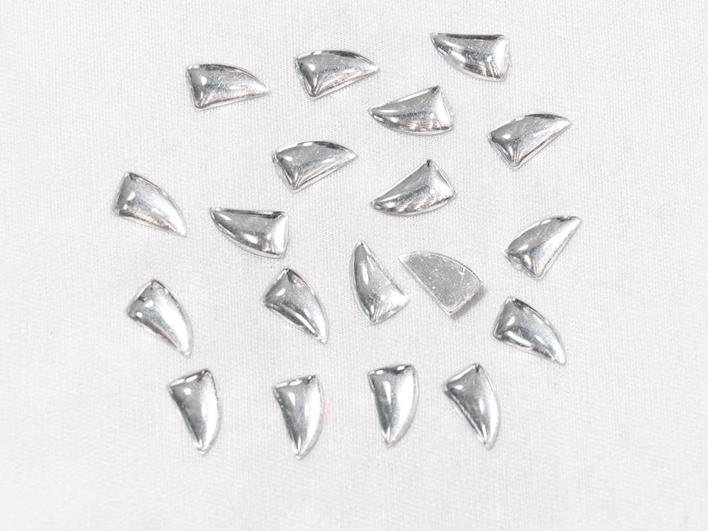 white-transparent-uneven-plastic-stones-13x7-mm