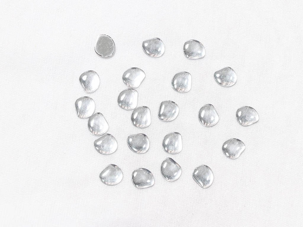 white-transparent-uneven-plastic-stones-8x10-mm