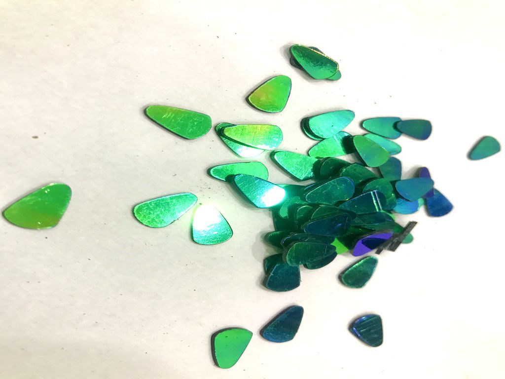 without-hole-green-rainbow-triangular-plastic-sequins10-6-10mm