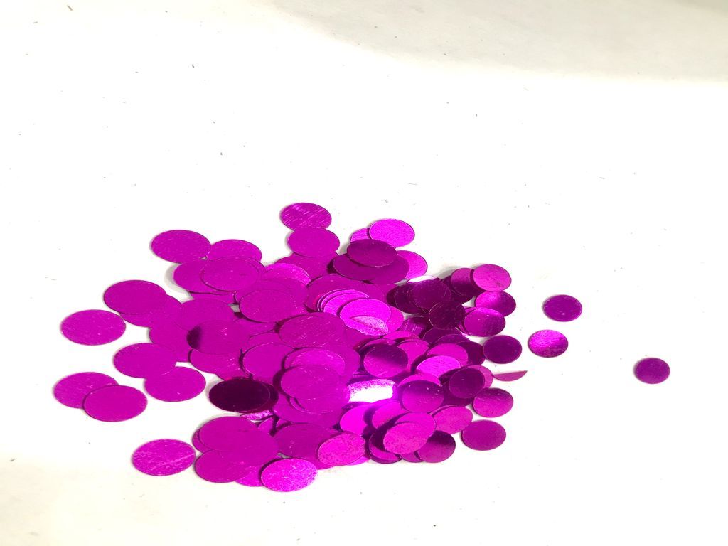 without-hole-magenta-round-shaped-plastic-sequins7mm