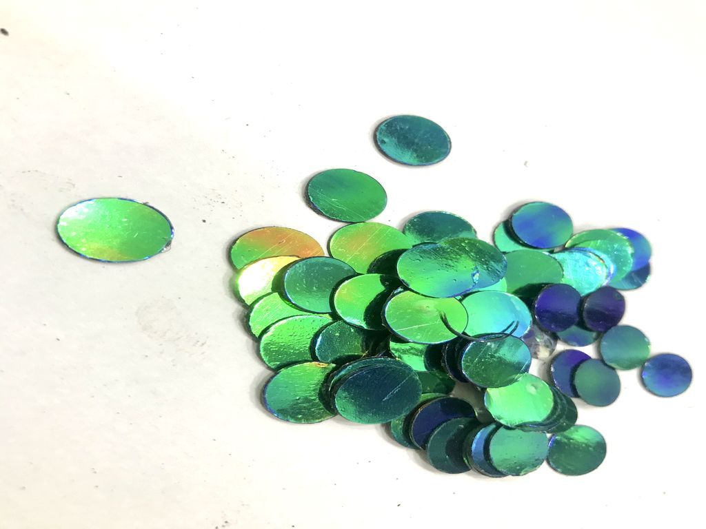 without-hole-rainbow-green-round-plastic-sequins13mm