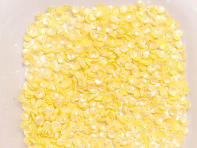 yellow-center-hole-bowl-plastic-sequins