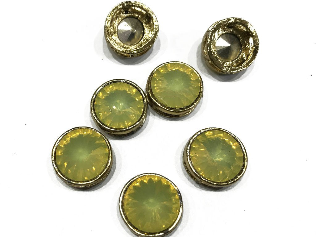 yellow-opal-circular-resin-stone-with-metal-frame-14-mm