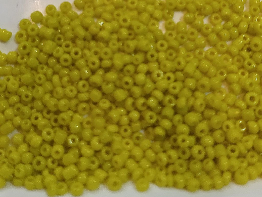 yellow-opaque-round-rocaille-seed-beads