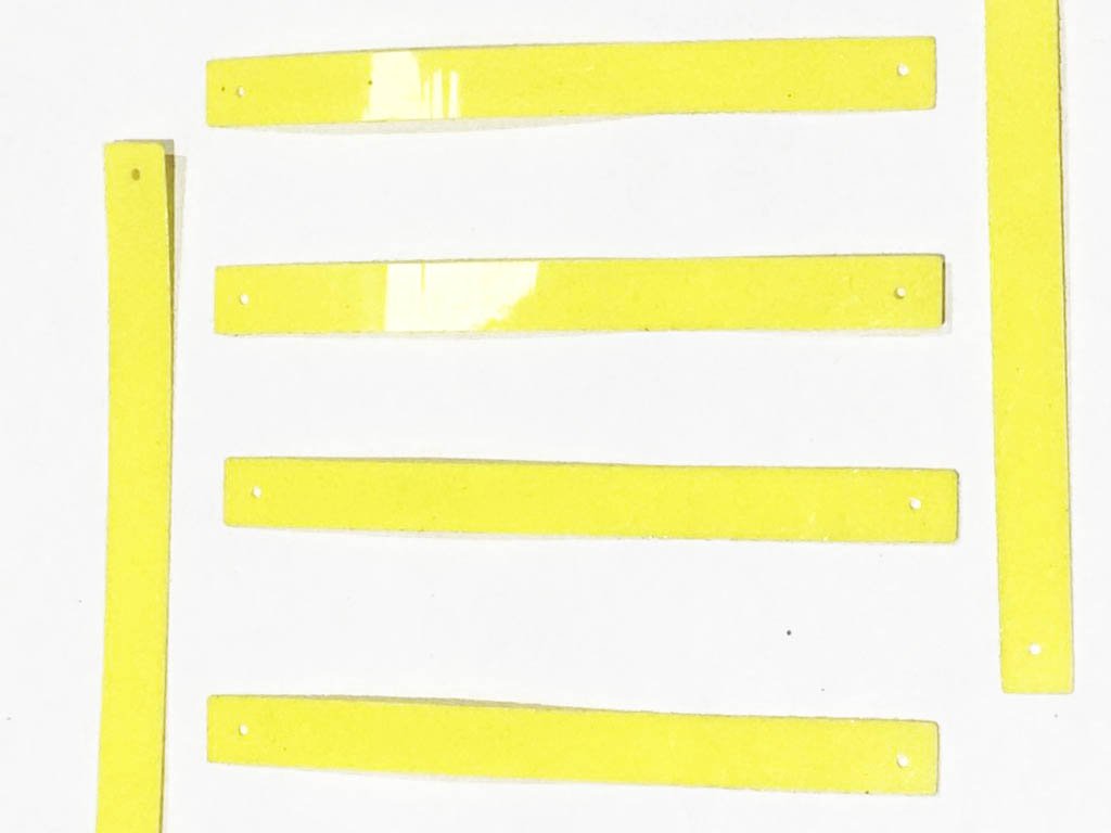 yellow-rectangular-2-hole-plastic-sequins