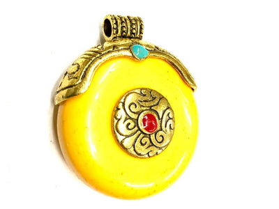 yellow-stone-pendant-with-designer-golden-cap-40x35-mm