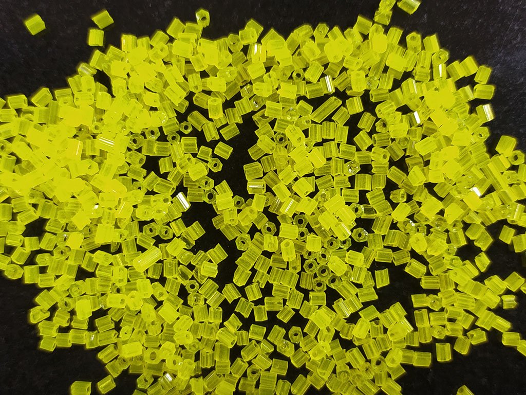 yellow-transparent-2-cut-seed-beads
