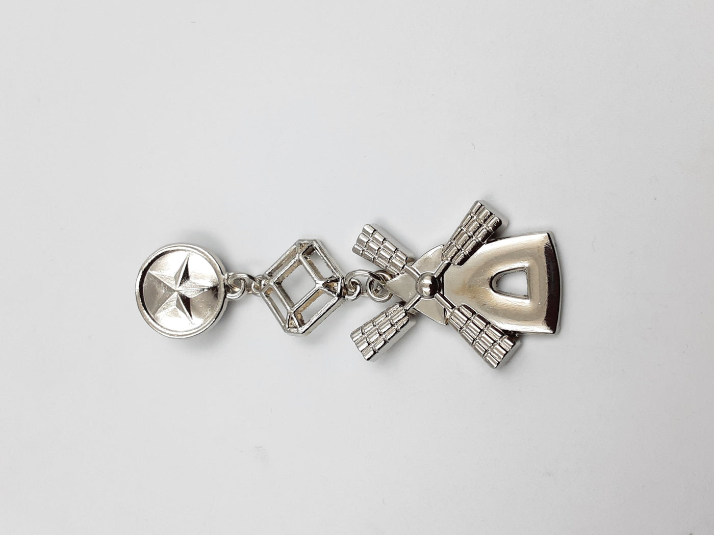 Silver Unique Designed Nickel Brooch