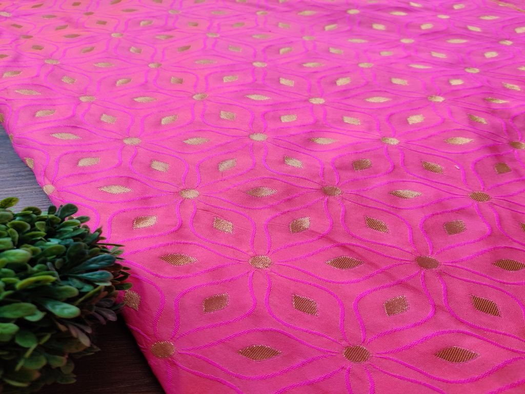 pink-orange-golden-dual-shade-floral-banarasi-silk-fabric