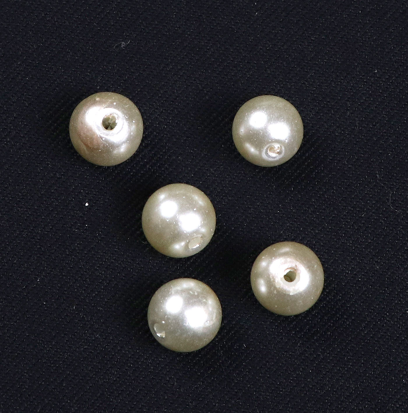 white-pearl-glass-beads-3