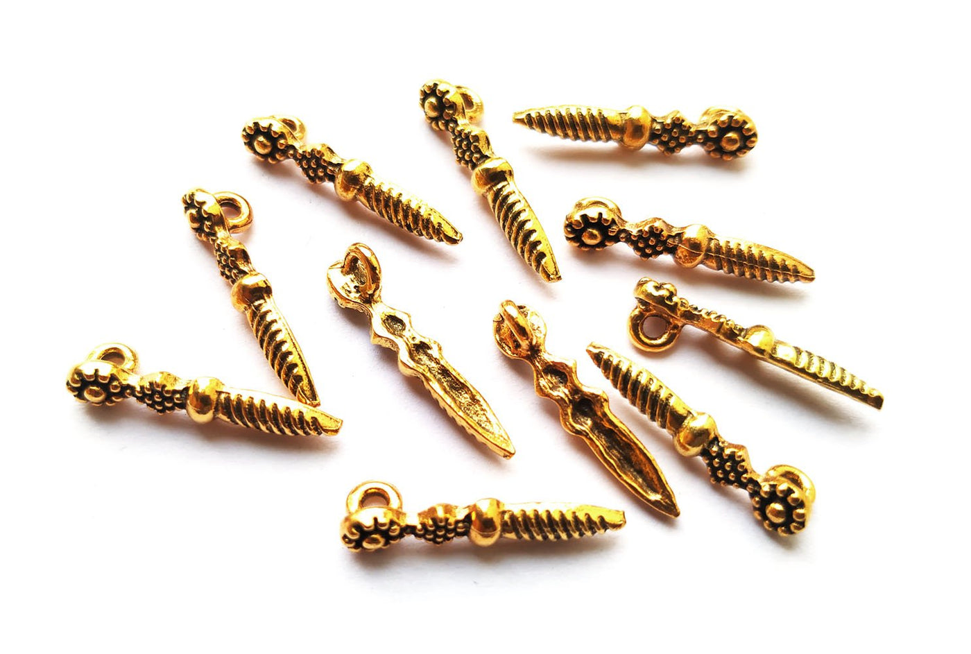 kolhapuri-spike-charms